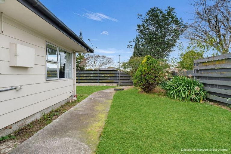 Photo of property in 1 Dunk Place, Milson, Palmerston North, 4414