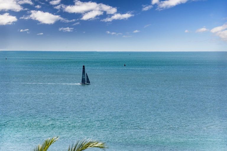 Photo of property in 1/40 Seacliffe Avenue, Belmont, Auckland, 0622