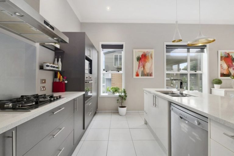 Photo of property in 54a Mandalay Terrace, Khandallah, Wellington, 6035