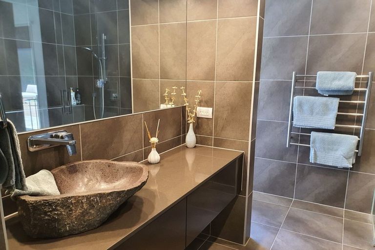 Photo of property in 2 Bressay Way, Waikanae, 5036