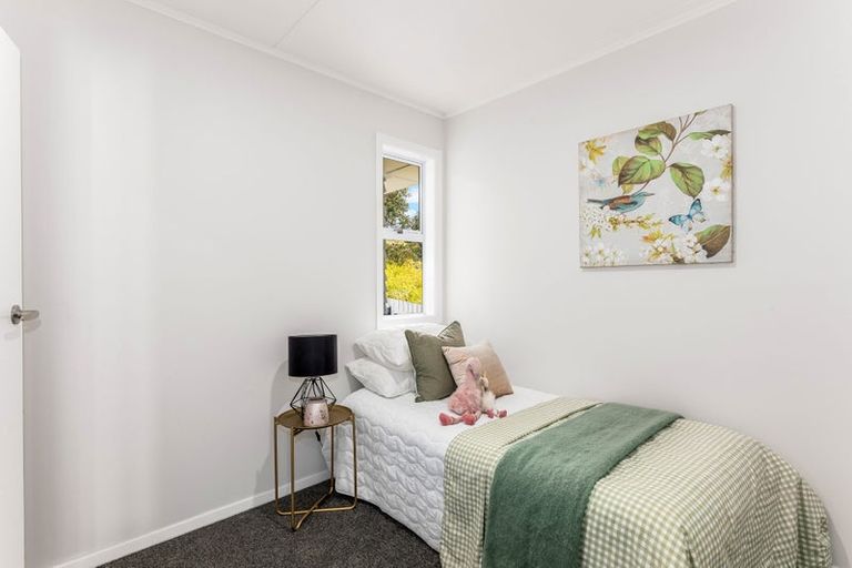 Photo of property in 23 Cumberland Grove, Cannons Creek, Porirua, 5024