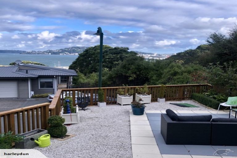 Photo of property in 16 Curnow Way, Kaiwharawhara, Wellington, 6035