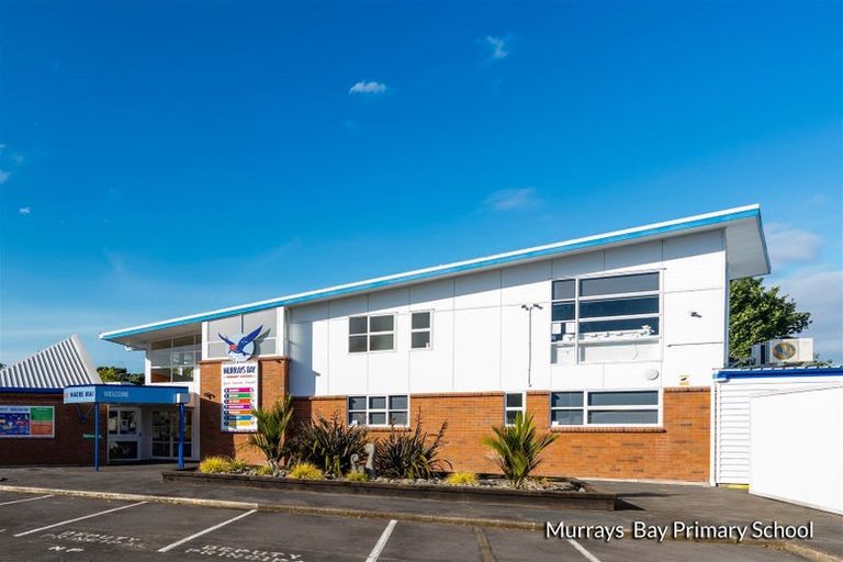 Photo of property in 21 Macnay Way, Murrays Bay, Auckland, 0630