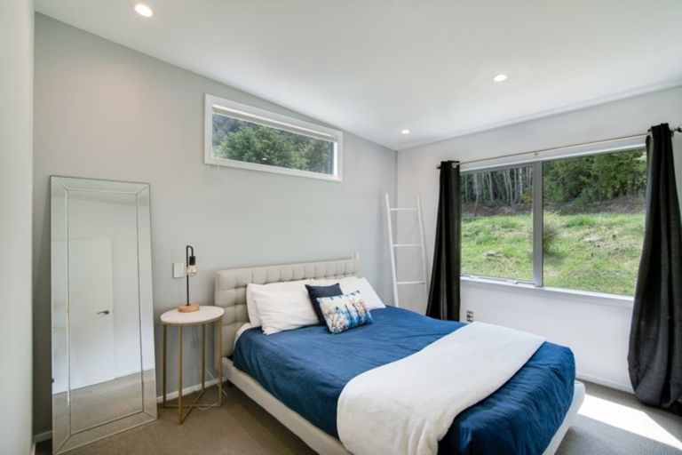 Photo of property in 11 Tall Tree Lane, Mount Creighton, Queenstown, 9371