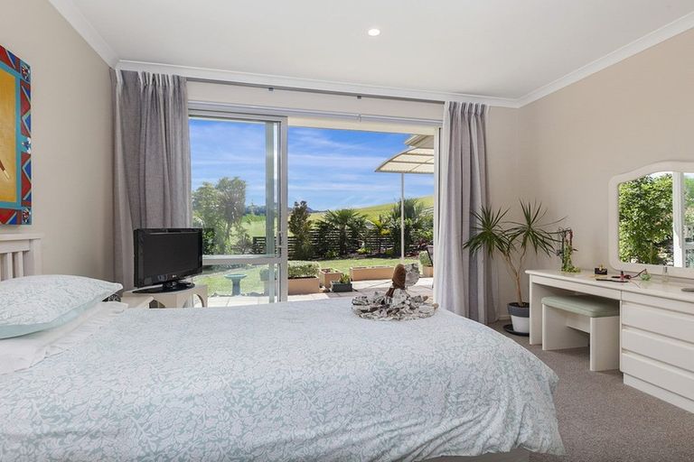 Photo of property in 5 Laly Haddon Place, Matakana, Warkworth, 0985