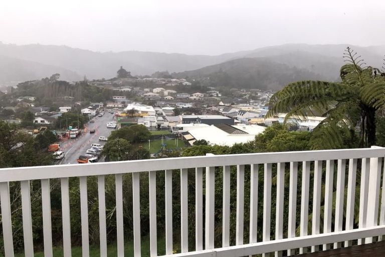 Photo of property in 32 Logie Street, Stokes Valley, Lower Hutt, 5019