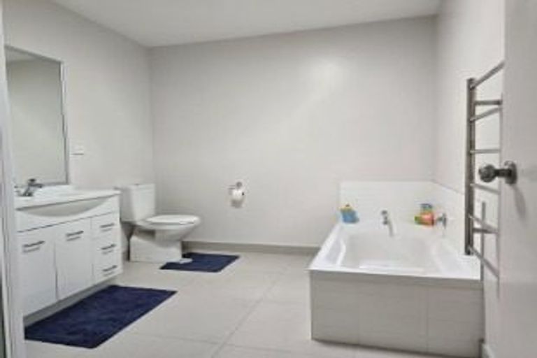 Photo of property in 11 Pipipi Crescent, Takanini, 2112