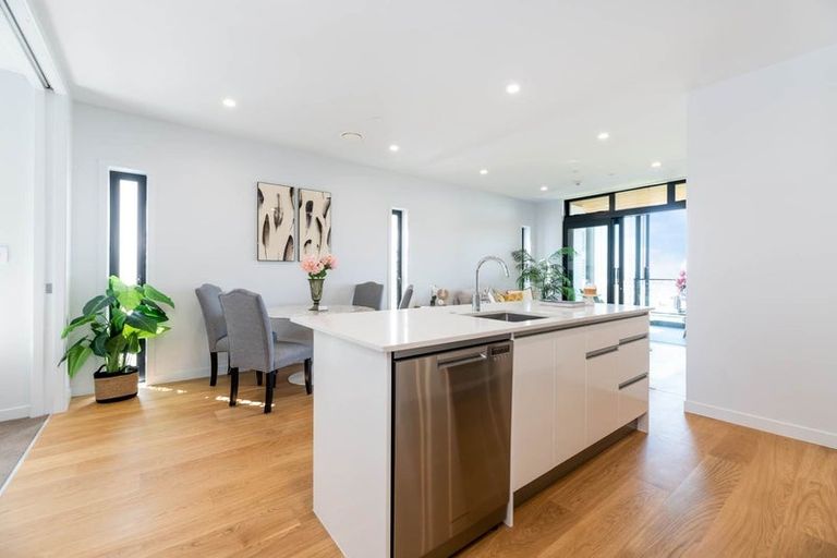 Photo of property in Frank Sargeson Apts, 504/80 Anzac Street, Takapuna, Auckland, 0622