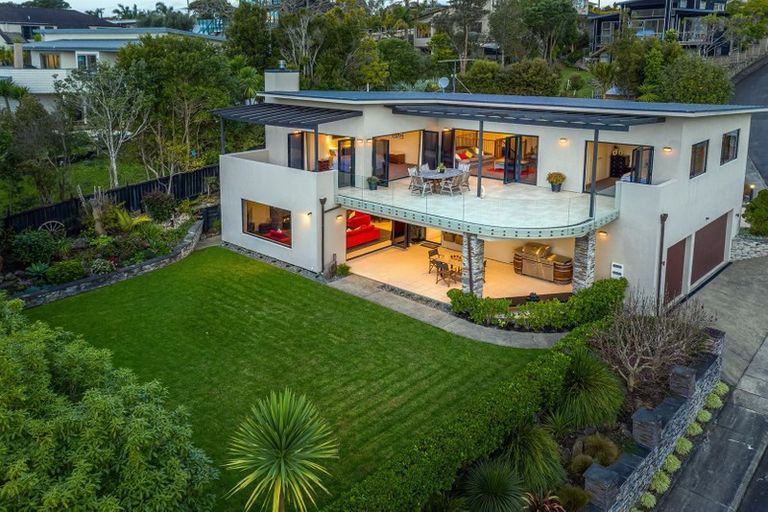 Photo of property in 1 Kahikatea Close, Campbells Bay, Auckland, 0630