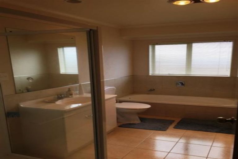 Photo of property in 7 Villino Place, Randwick Park, Auckland, 2105