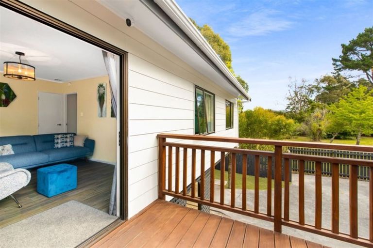 Photo of property in 2/123 Millbrook Road, Sunnyvale, Auckland, 0612