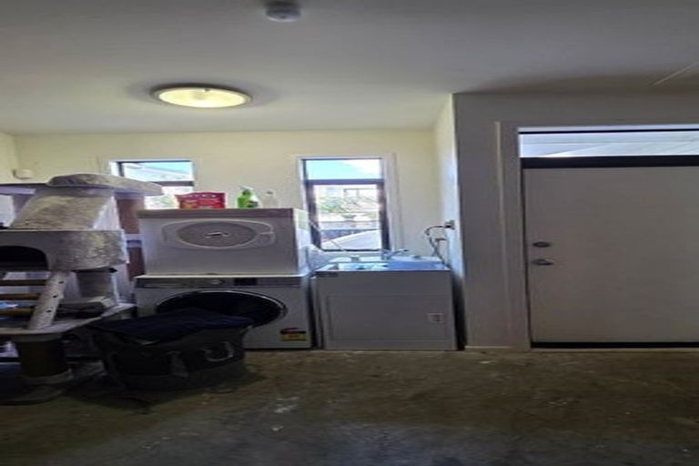 Photo of property in 11/2 Armoy Drive, East Tamaki, Auckland, 2016