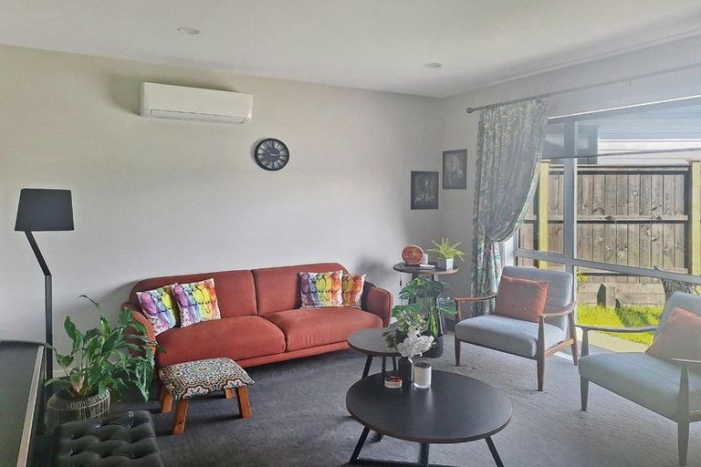 Photo of property in 45 Vinistra Road, Kumeu, 0810