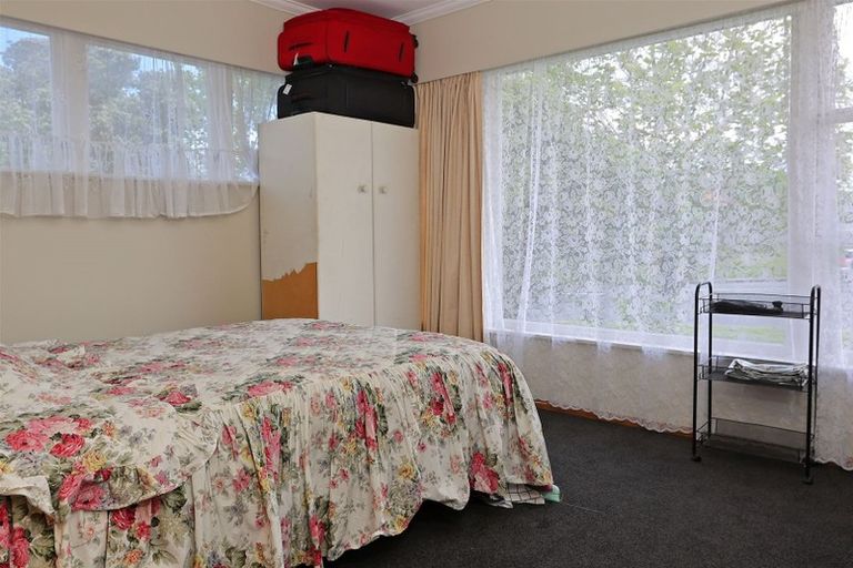 Photo of property in 4247 Great North Road, Glendene, Auckland, 0602