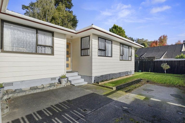 Photo of property in 2/12 Garnet Grove, Birchville, Upper Hutt, 5018