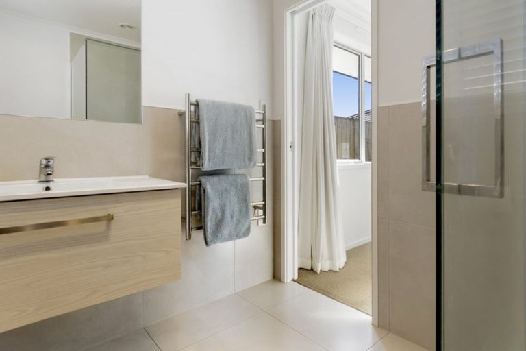 Photo of property in 6 Batty Street, Papamoa Beach, Papamoa, 3118