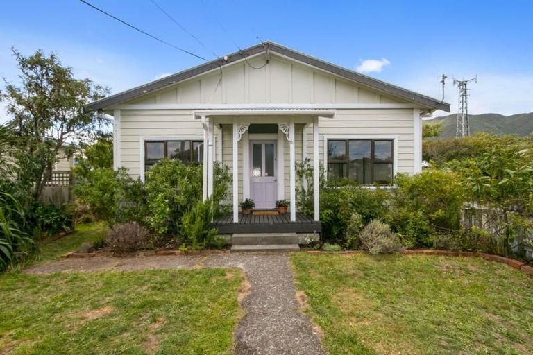 Photo of property in 61 York Street, Moera, Lower Hutt, 5010