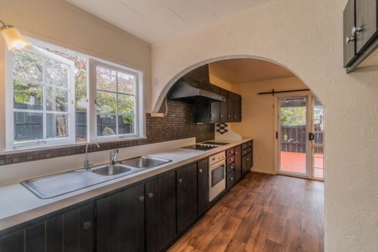 Photo of property in 2/19 Ridgemount Rise, Mangere Bridge, Auckland, 2022