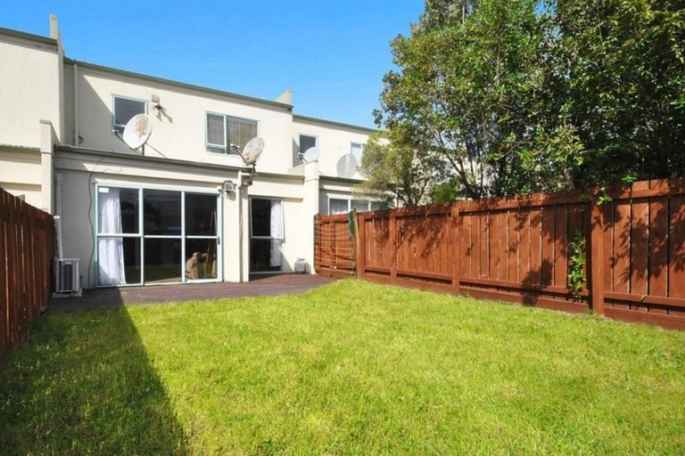 Photo of property in 6/351 West Coast Road, Glen Eden, Auckland, 0602