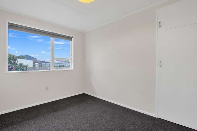 Photo of property in 5 Oturi Road, Waverley, 4510