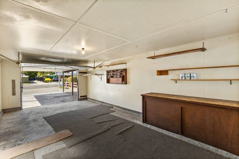 Photo of property in 68 Church Road, Taradale, Napier, 4112