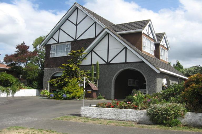 Photo of property in 18 Cedar Crescent, Feilding, 4702