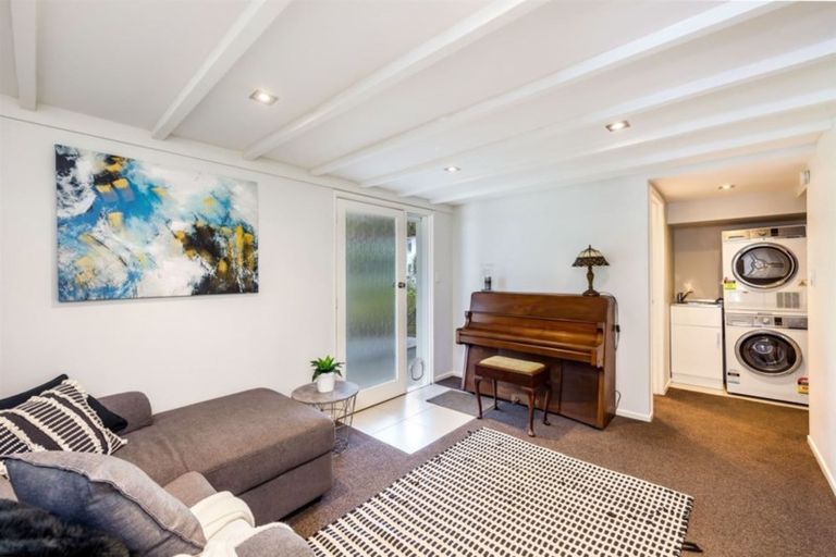 Photo of property in 1/2 Elizabeth Place, Mairangi Bay, Auckland, 0630