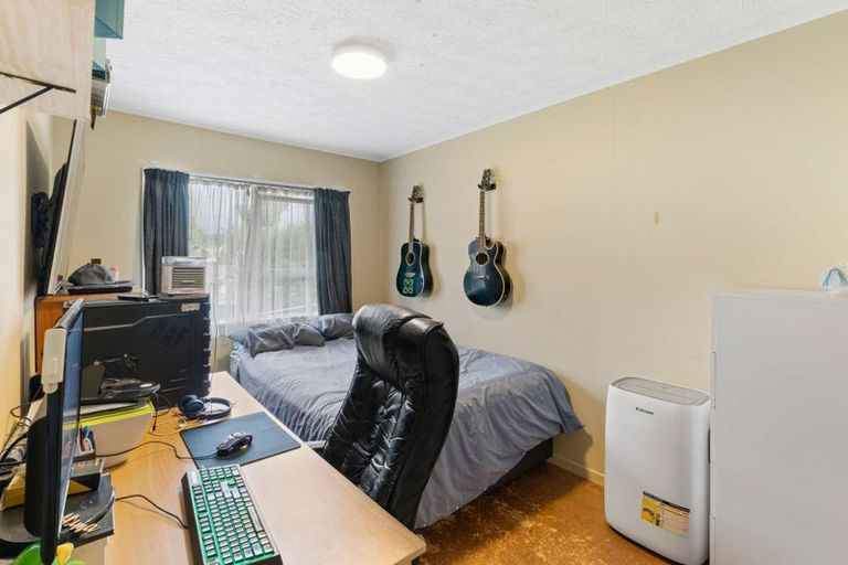 Photo of property in 27 Borich Road, Sunnyvale, Auckland, 0612