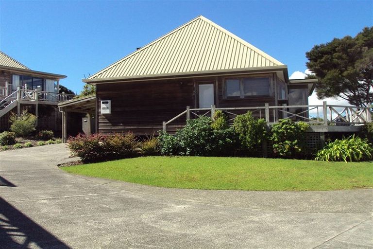 Photo of property in 2 Te Maiki Rise, Russell, 0202
