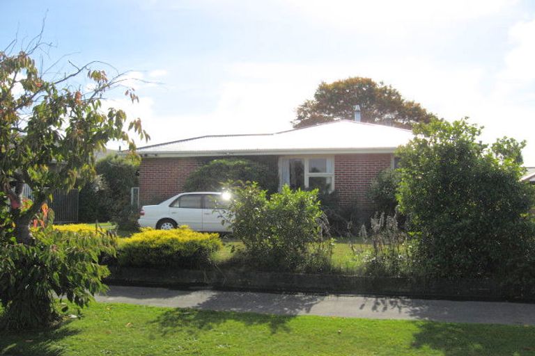 Photo of property in 24 Coniston Avenue, Ilam, Christchurch, 8041