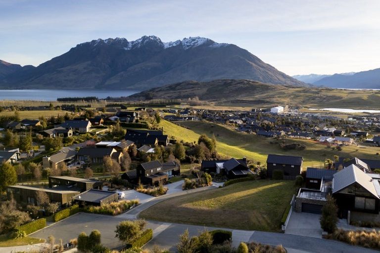 Photo of property in 14 Glenfiddich Road, Jacks Point, Queenstown, 9371