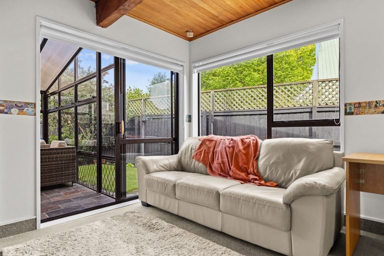 Photo of property in 6 Cullahill Street, Harewood, Christchurch, 8051