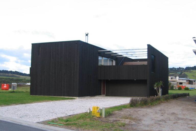 Photo of property in 4 Karahu Lane, Omaha, 0986