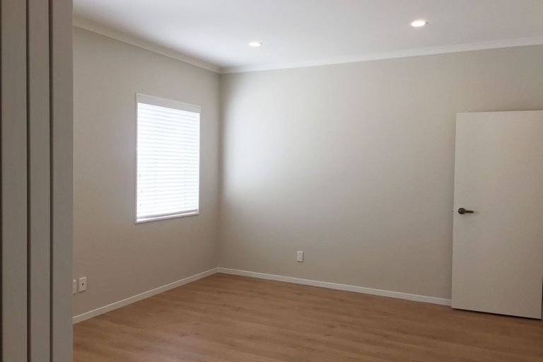 Photo of property in 29 Stitchbird Crescent, Papakura, 2110