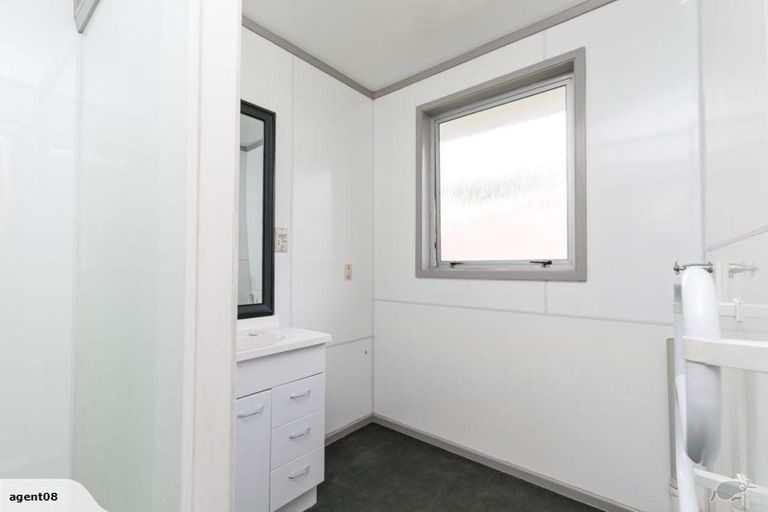 Photo of property in 28-28b Jane Grove, Paparangi, Wellington, 6037