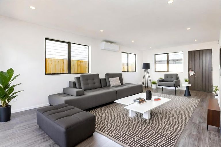 Photo of property in 8c Cheviot Street, Mangere East, Auckland, 2024