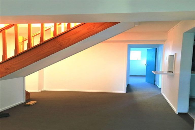 Photo of property in 1/18 Kitewao Street, Northcote, Auckland, 0627