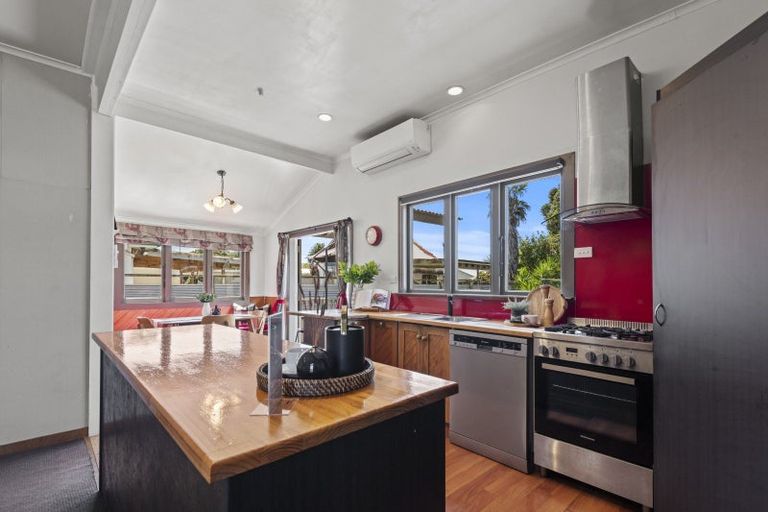 Photo of property in 61 Shamrock Street, Takaro, Palmerston North, 4412