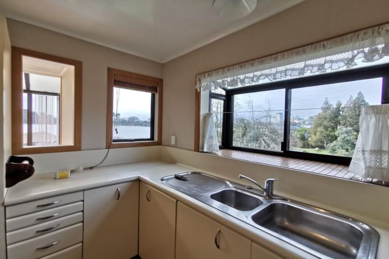 Photo of property in 130 Lake Crescent, Hamilton Lake, Hamilton, 3204