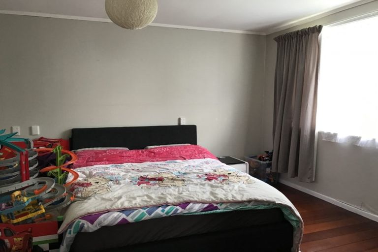 Photo of property in 34 Titirangi Road, New Lynn, Auckland, 0600