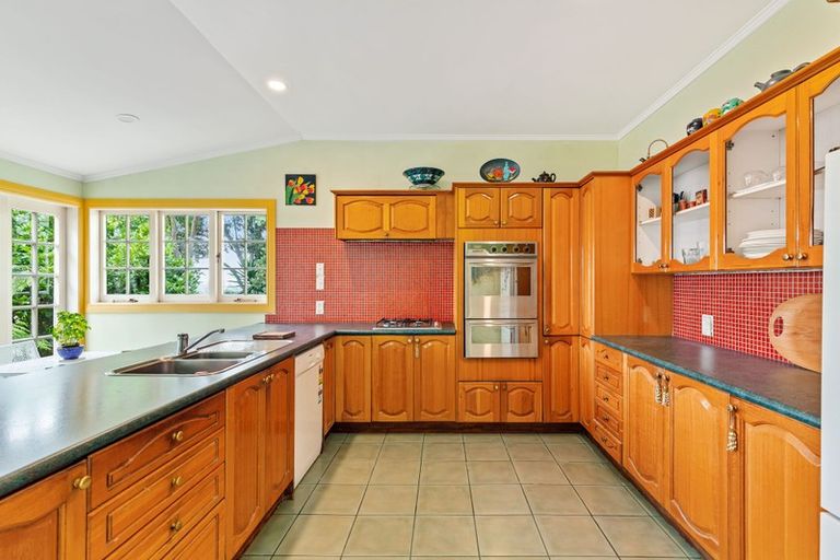 Photo of property in 21 Farquhar Road, Glendene, Auckland, 0602