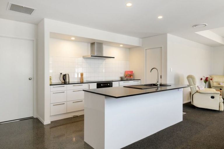 Photo of property in 9 Kahuparere Crescent, Pyes Pa, Tauranga, 3112