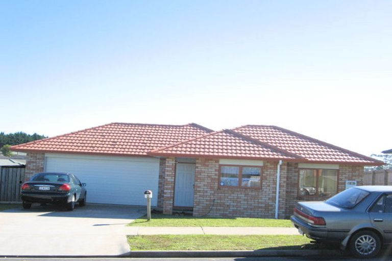 Photo of property in 5 Loughinisland Place, Weymouth, Auckland, 2103
