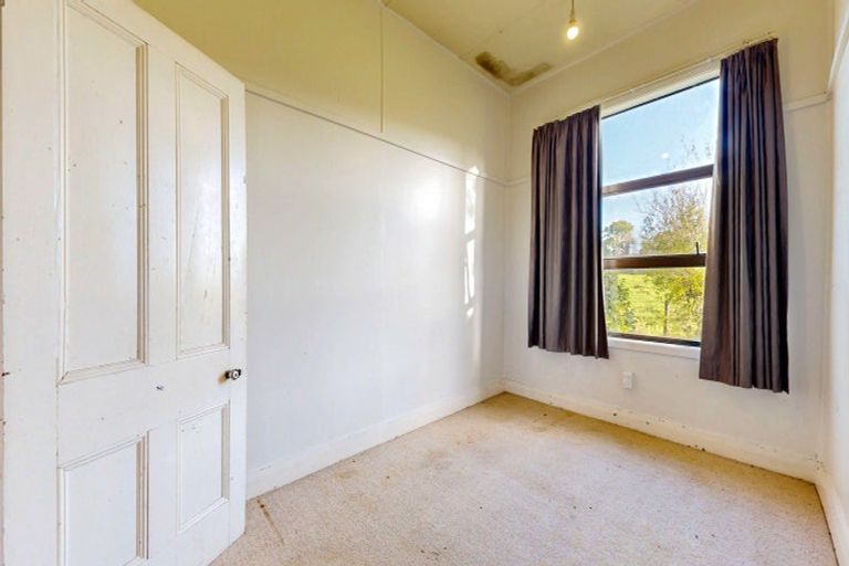 Photo of property in 8 Old Barn Road, Waitakaruru, 3576