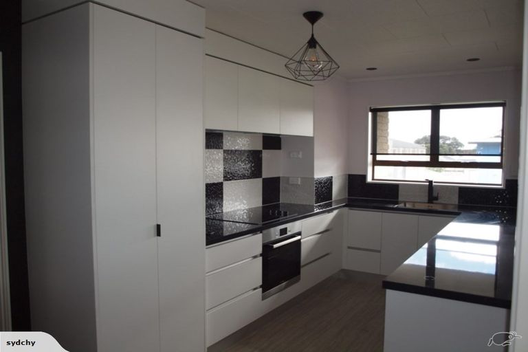 Photo of property in 1/481 Saint Aubyn Street, Moturoa, New Plymouth, 4310