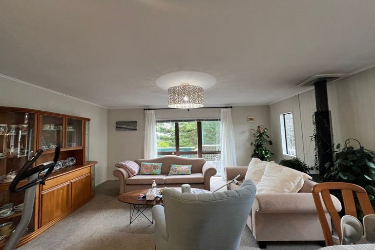Photo of property in 2/260 Sunset Road, Windsor Park, Auckland, 0632