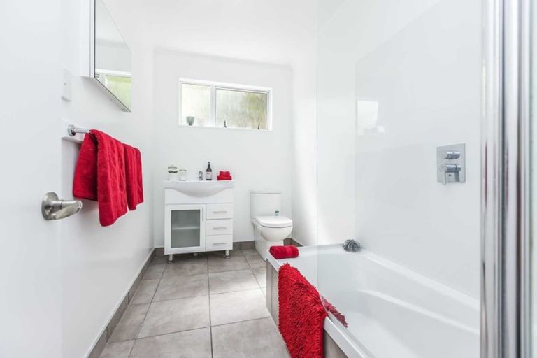 Photo of property in 2/59 Hungerford Road, Houghton Bay, Wellington, 6023