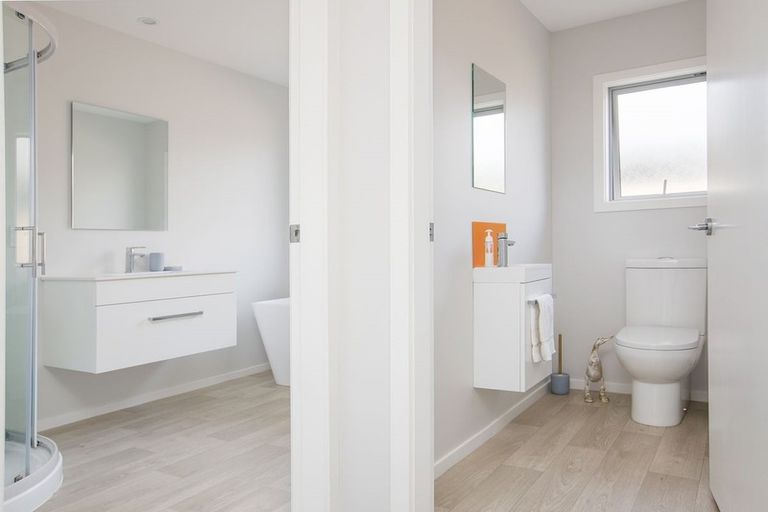 Photo of property in 18 Tarata Grove, Lansdowne, Masterton, 5810