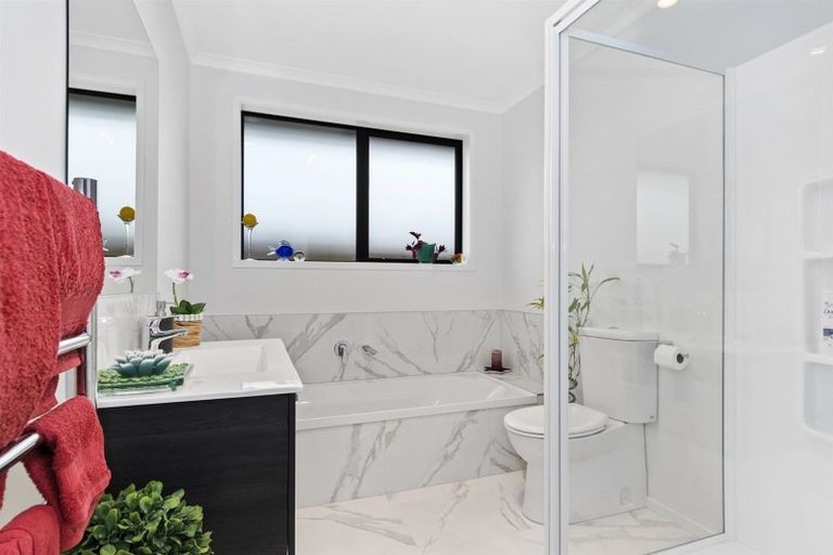 Photo of property in 21 Taffe Crescent, Pyes Pa, Tauranga, 3112