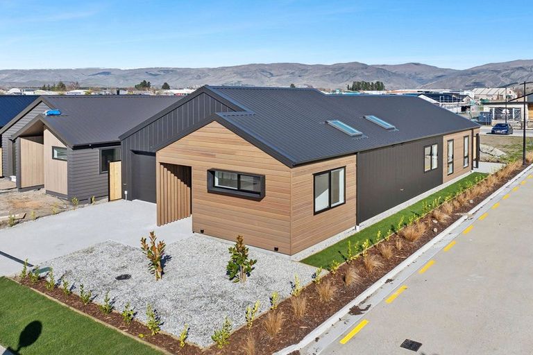 Photo of property in 9 Sandstorm Way, Cromwell, 9310